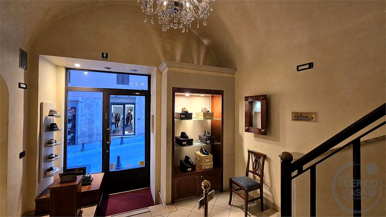 Locale commerciale centro storico Perugia