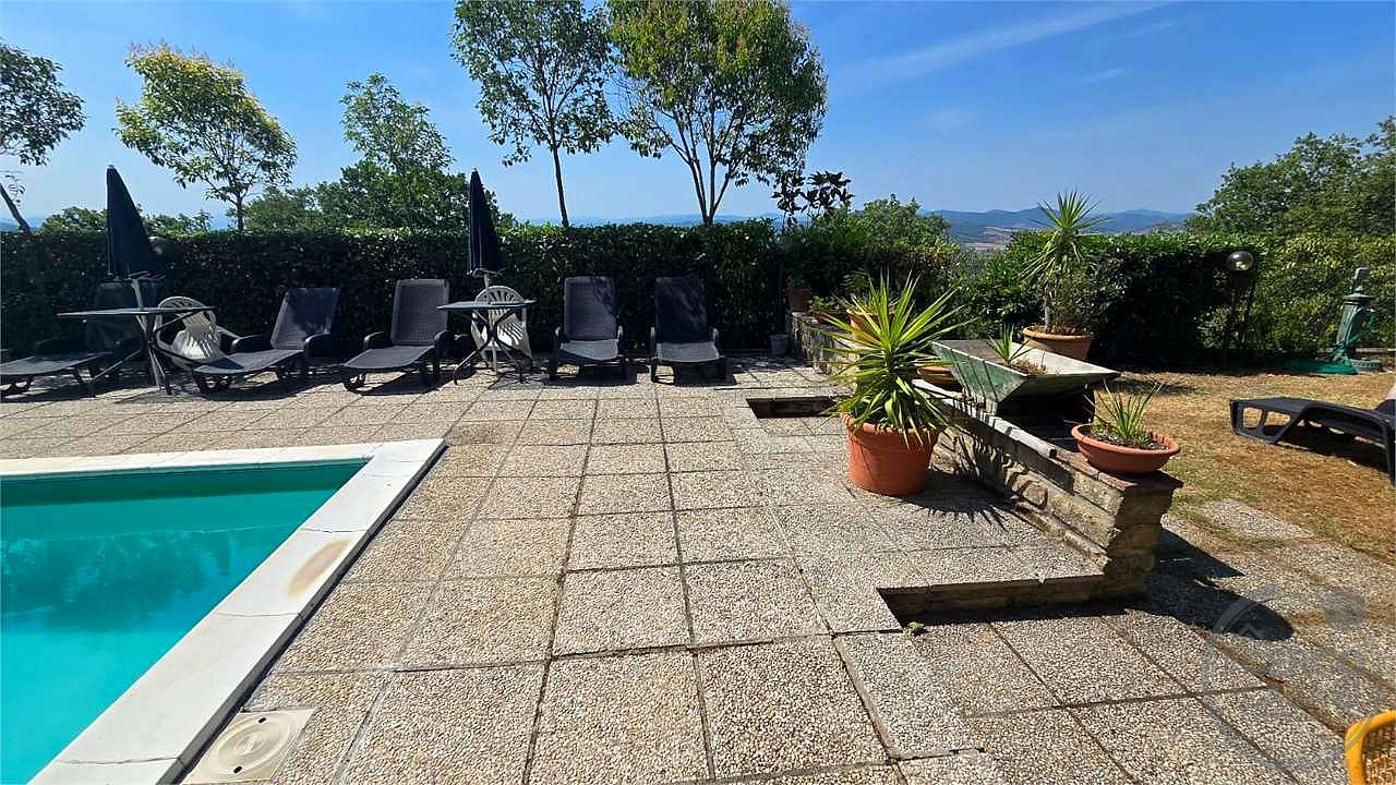 In vendita a Magione (Umbria) agriturismo composto da tre unità immobiliari.