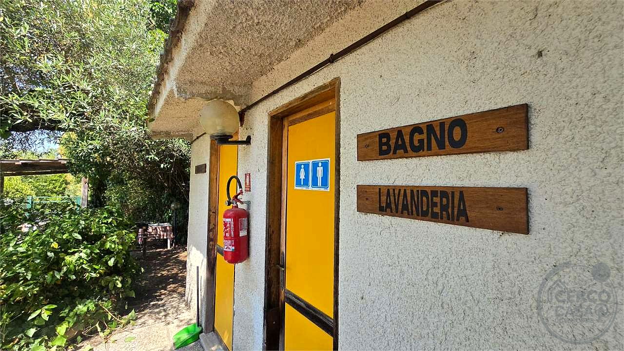 In vendita a Magione (Umbria) agriturismo composto da tre unità immobiliari.