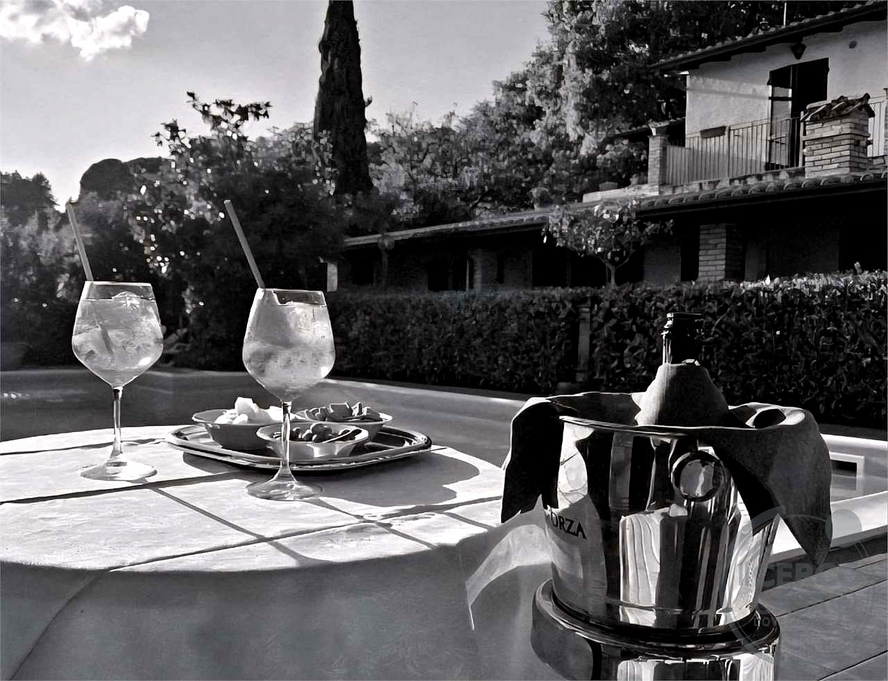 In vendita a Magione (Umbria) agriturismo composto da tre unità immobiliari.