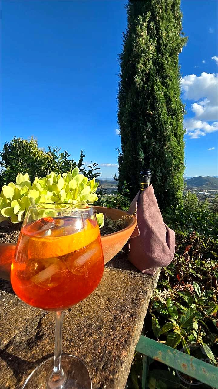 In vendita a Magione (Umbria) agriturismo composto da tre unità immobiliari.