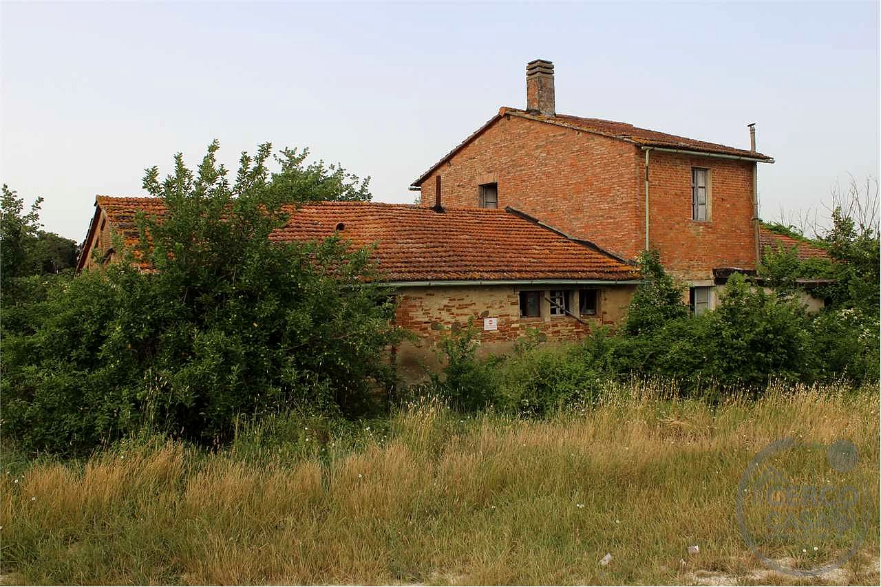 Rustico da ristrutturare