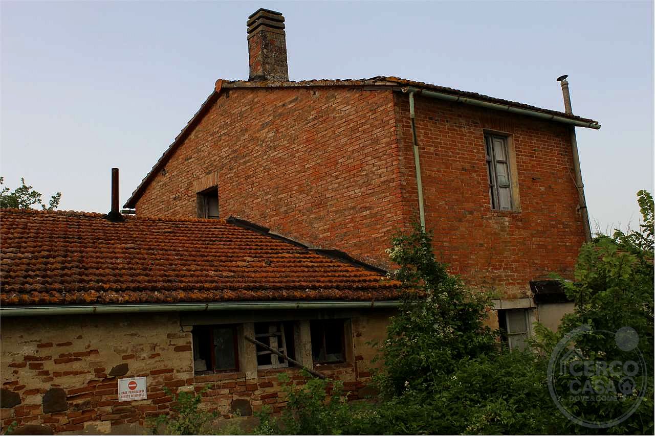 Rustico da ristrutturare