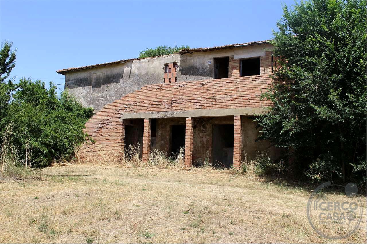 Rustico casale con annessi