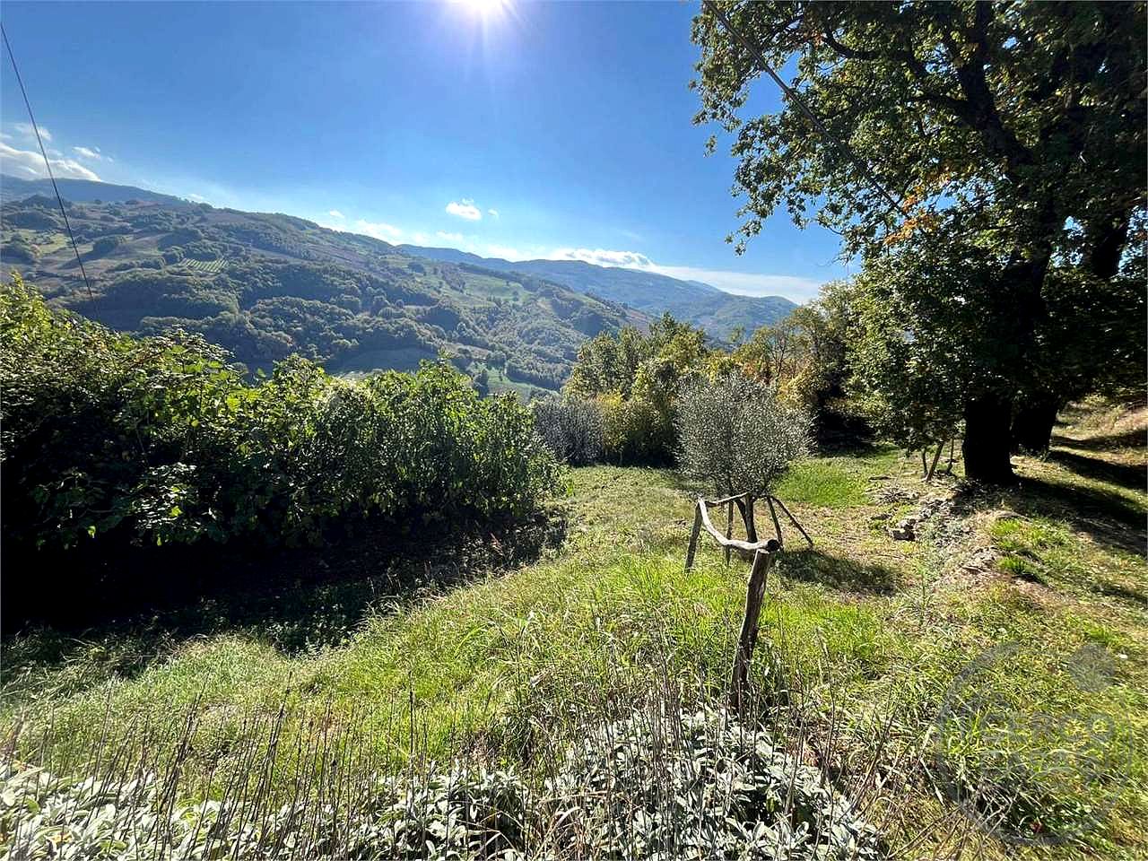 Porzione di casale arredato in vendita tra le colline umbre