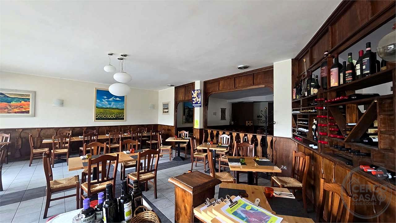 Vendesi ristorante pizzeria a San Mariano Corciano