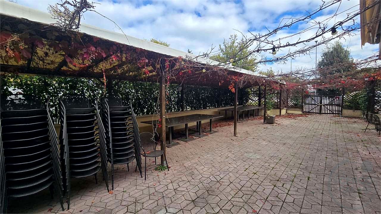 Vendesi ristorante pizzeria a San Mariano Corciano