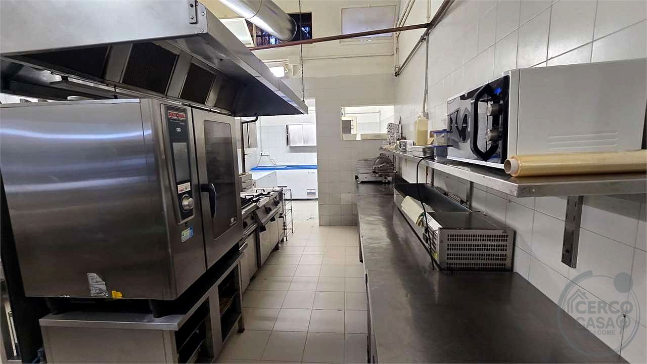 Vendesi ristorante pizzeria a San Mariano Corciano