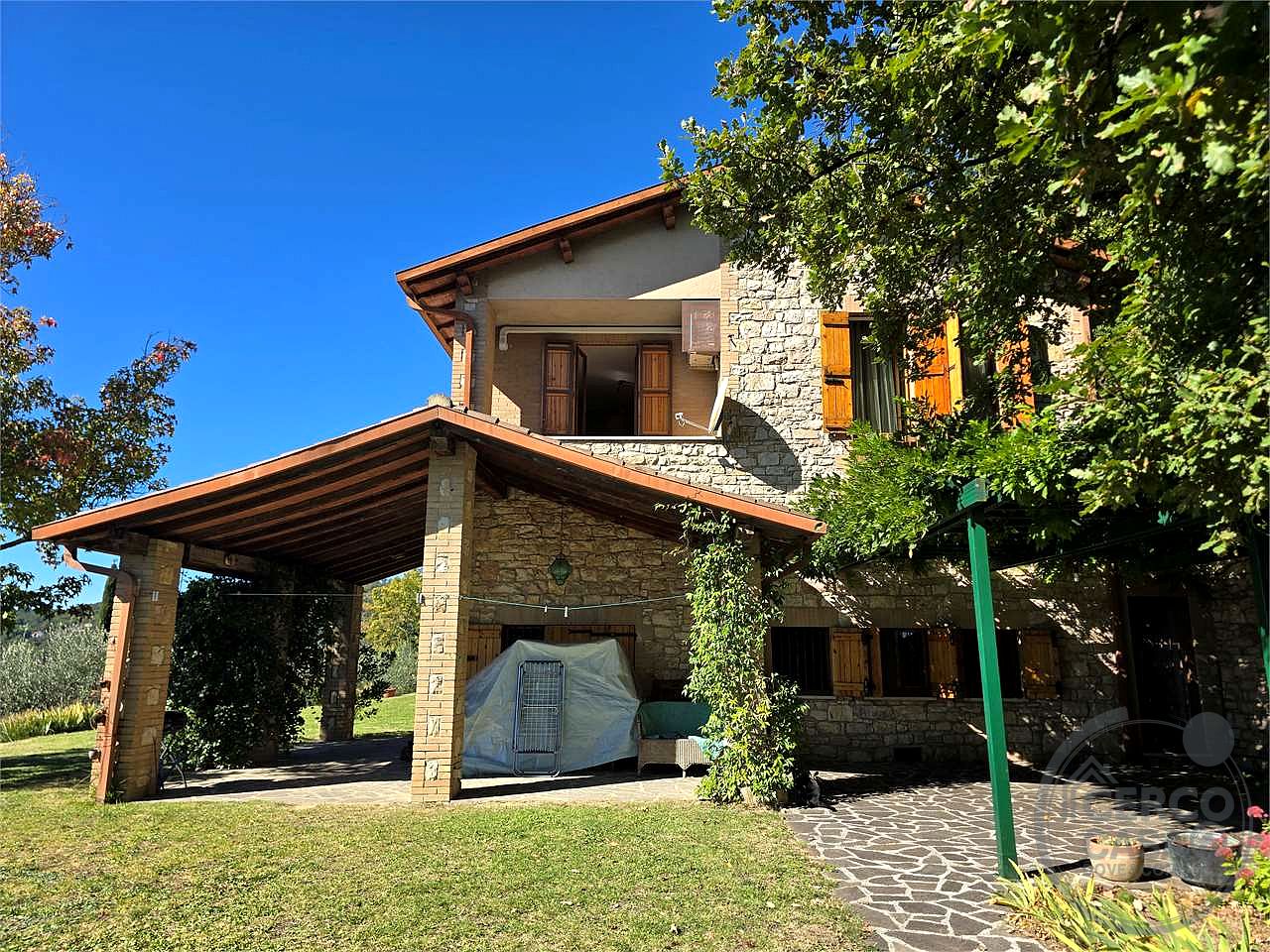 Casolare in pietra panoramico