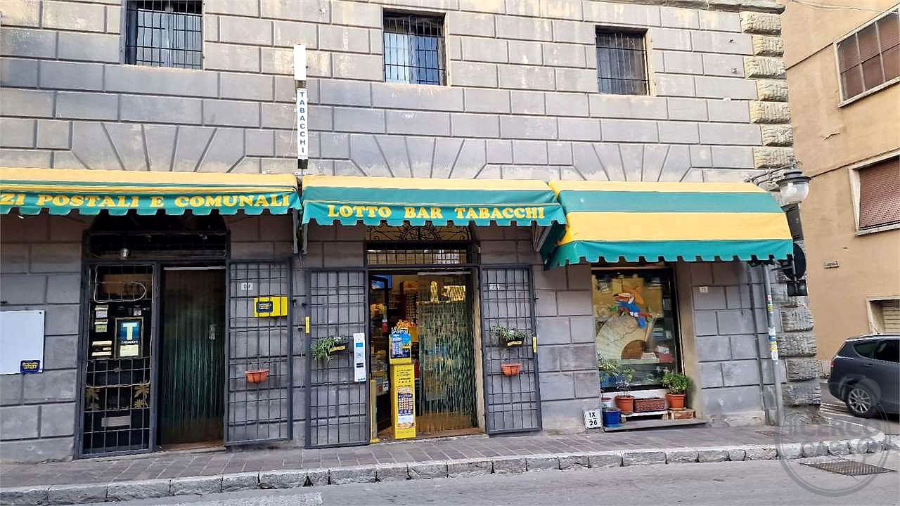 Locale commerciali in vendita ottima visibilità a Magione