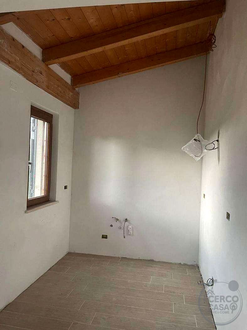 porzione di trifamiliare nuova
