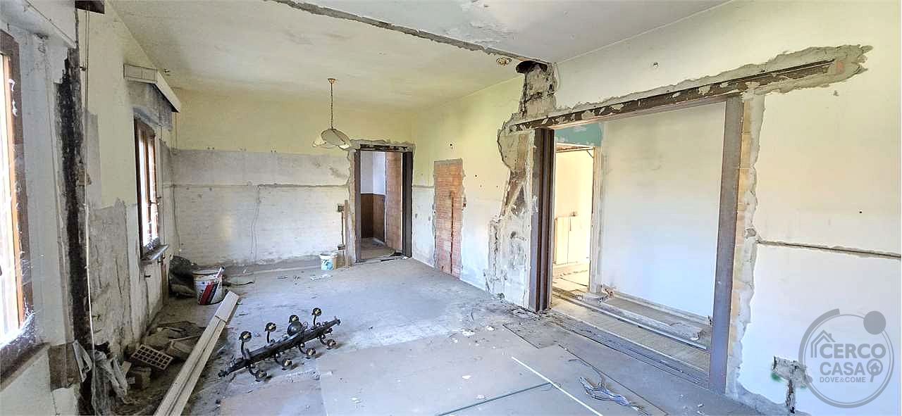 ZONA PREPO Casa singola con due appartamenti e ampio terreno privato