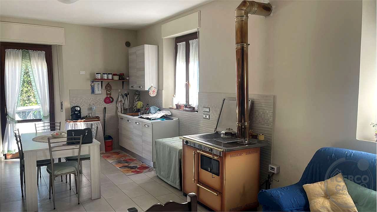 ZONA PREPO Casa singola con due appartamenti e ampio terreno privato