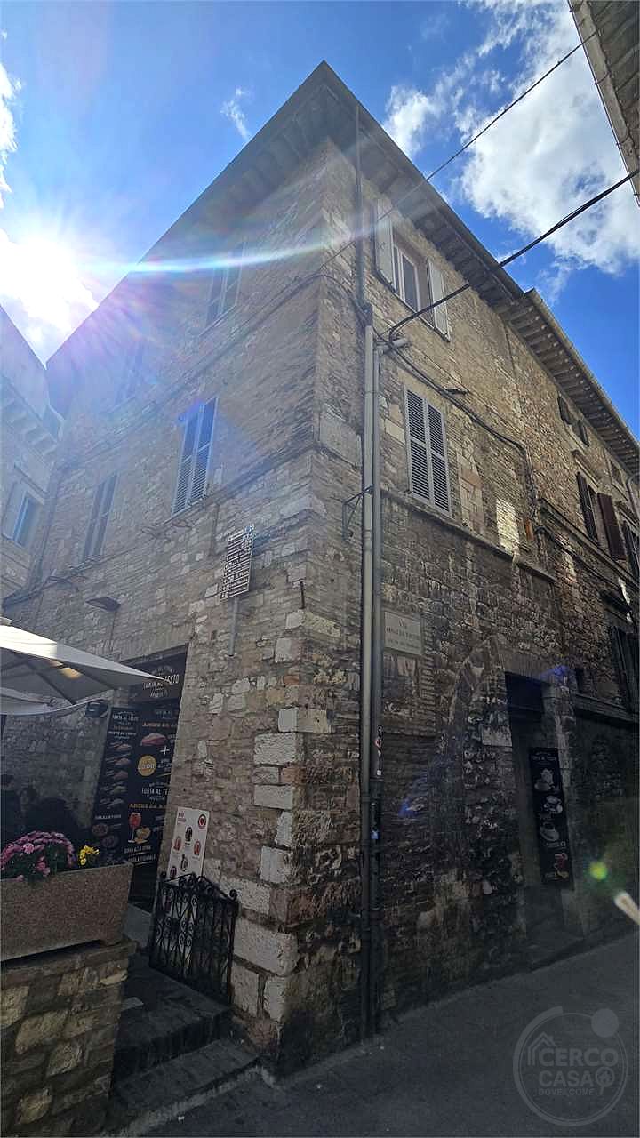 Appartamento su due piani in vendita centro storico Assisi