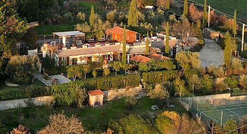 Casale in vendita con piscina a Montebitorno Magione Umbria