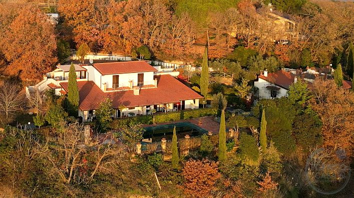 Casolari del Cardellino due unità indipendenti già suddivise Magione Umbria