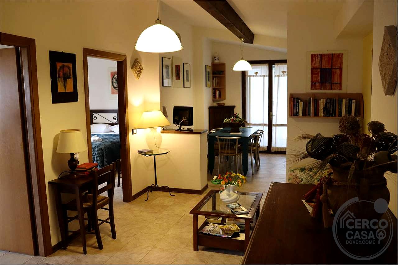 Casolari del Cardellino due unità indipendenti già suddivise Magione Umbria