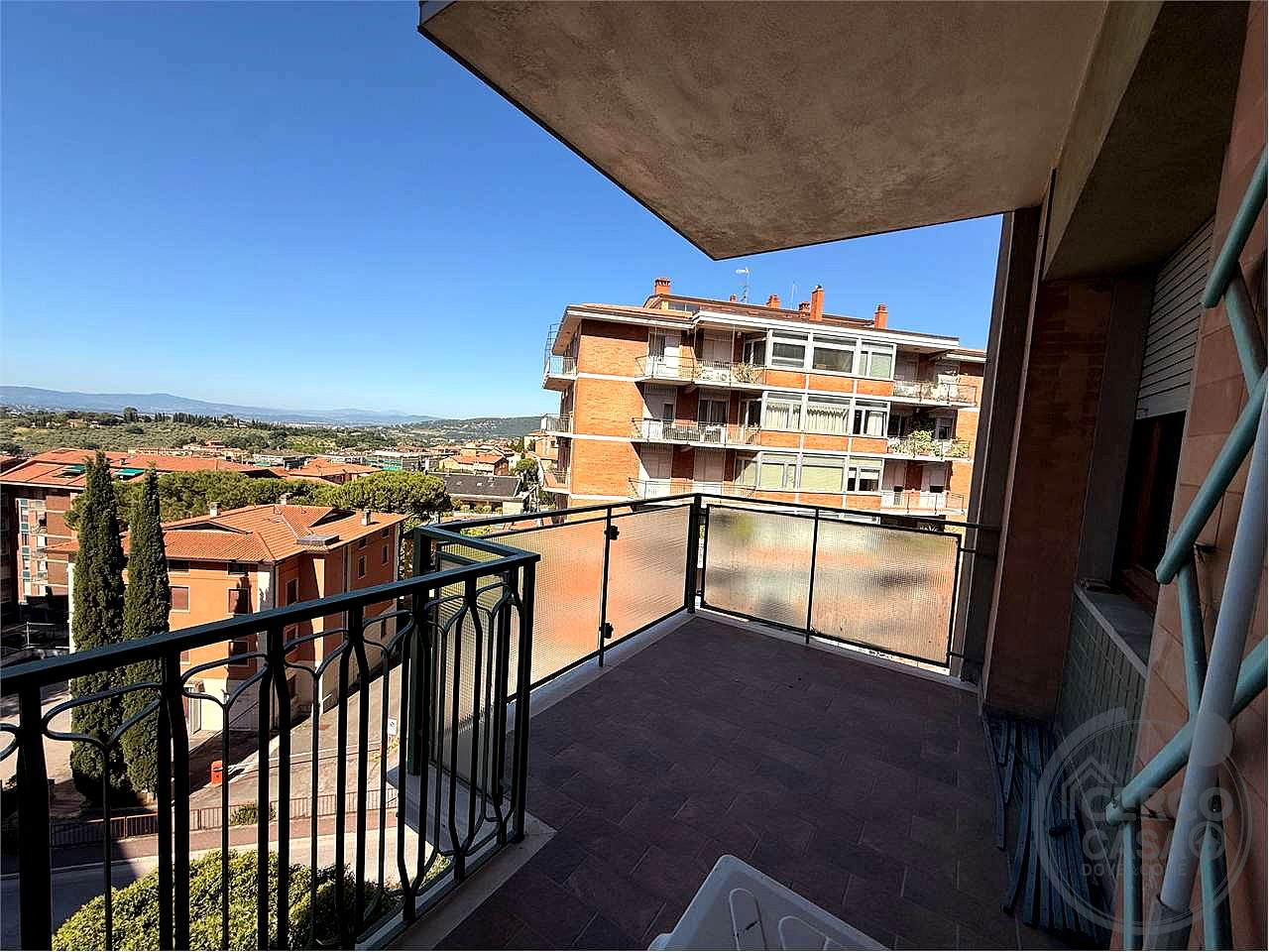 Appartamento ristrutturato con 4 camere.