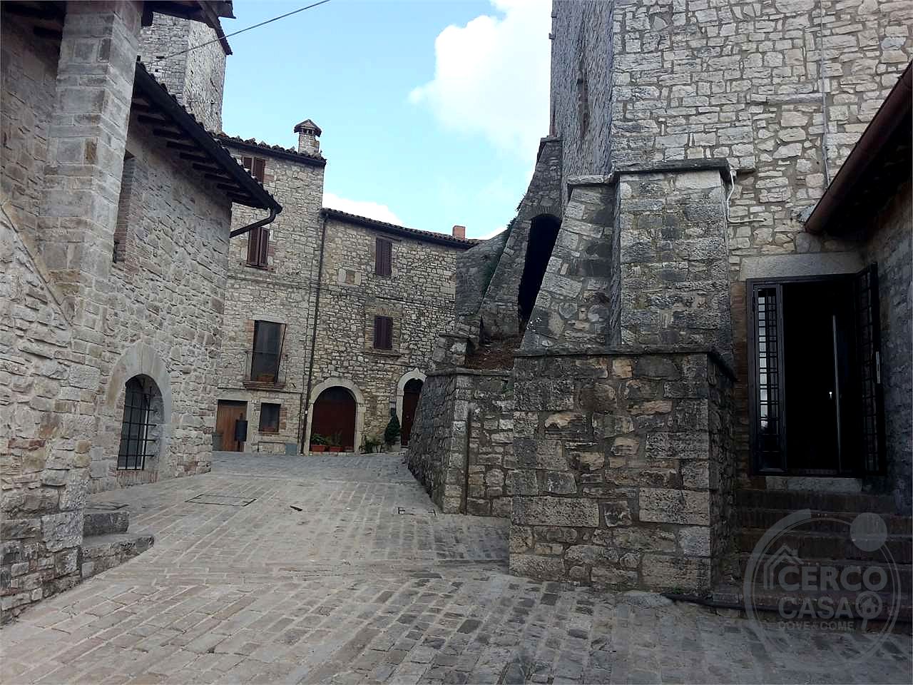 Todi, Castello Izzalini: vendesi trilocale n. 14 Secondo Piano