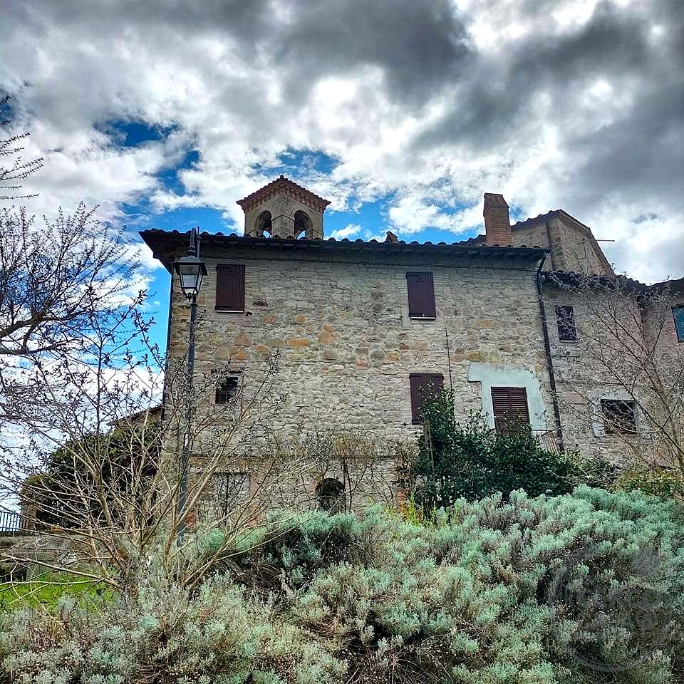 Todi, Castello Izzalini: vendesi trilocale n. 14 Secondo Piano