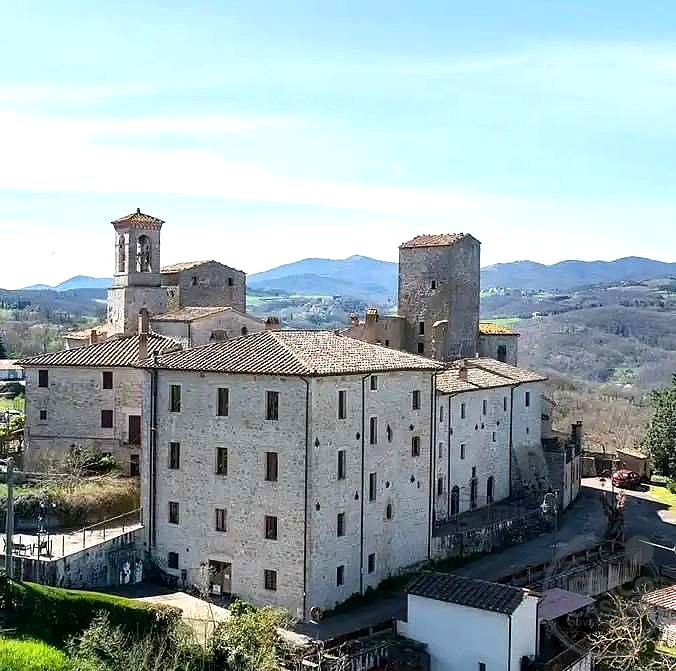 Todi, Castello Izzalini: in vendita bilocale n. 9 Primo Piano