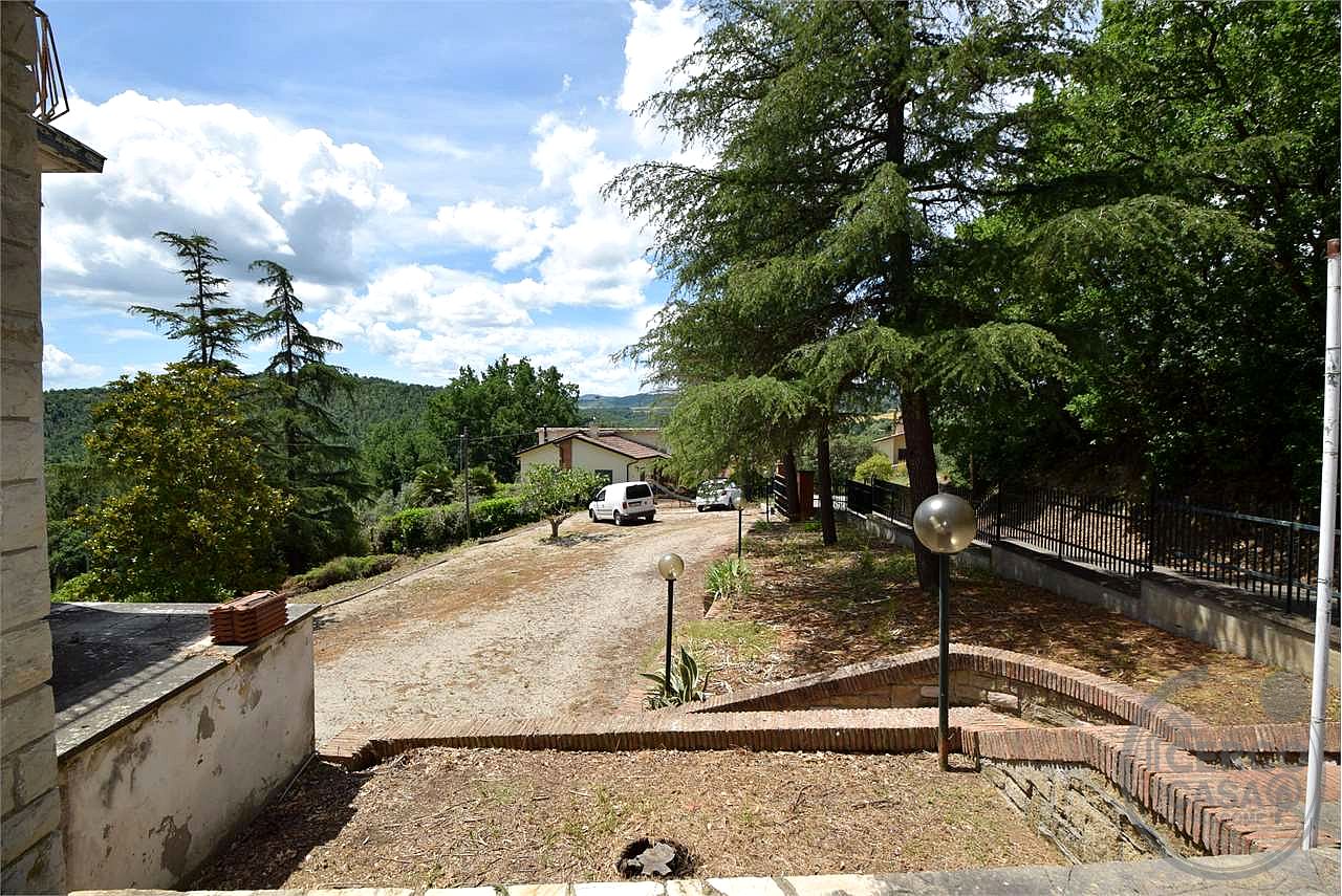 MARSCIANO (PG) VILLA SIGNORILE CON PARCO PRIVATO E VISTA PANORAMICA - GRANDE POTENZIALE
