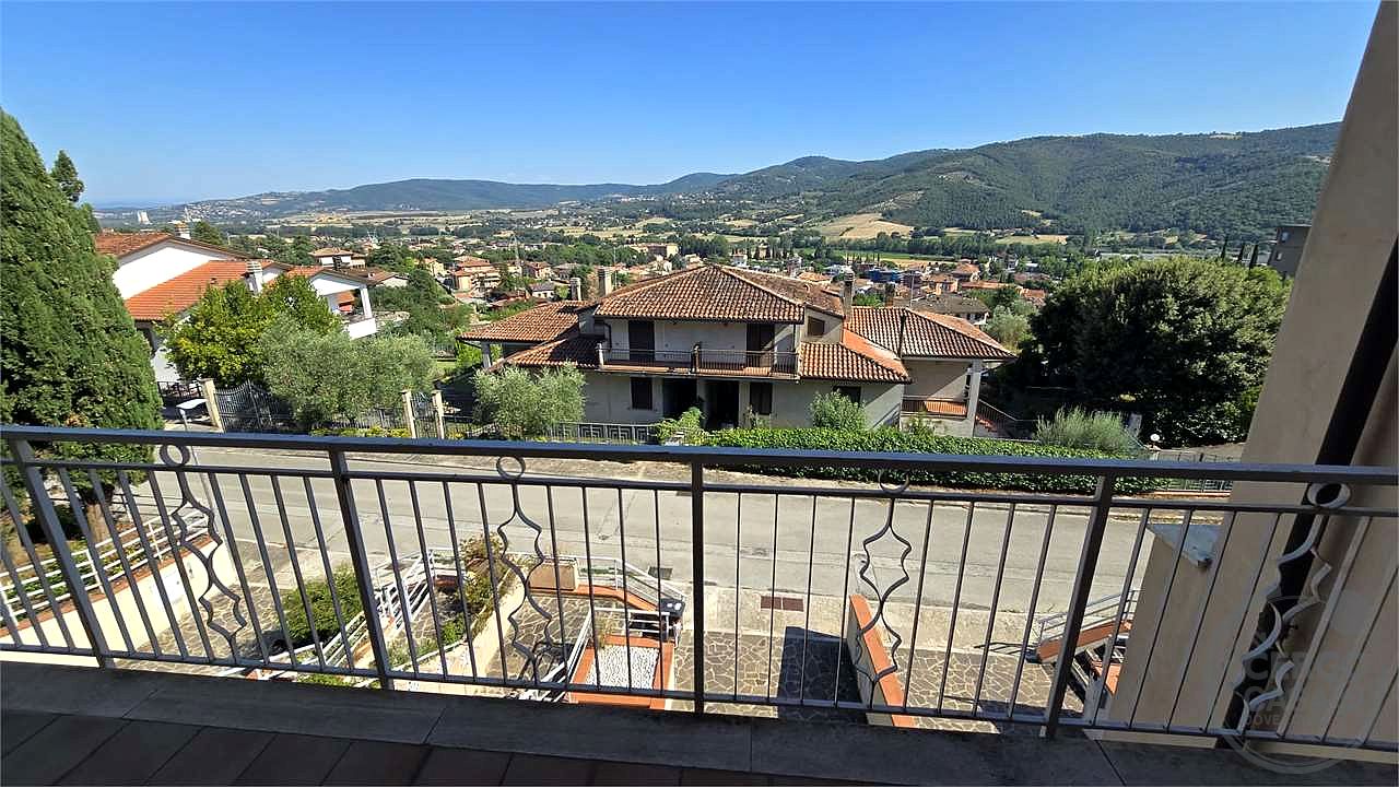 Villetta a schiera panoramica in vendita a Tavernelle di Panicale
