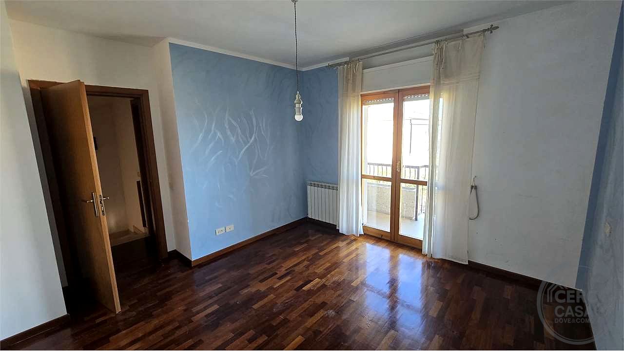 VILLETTA A SCHIERA CON TAVERNA, MANSARDA, GIARDINO E TERRAZZO – LACUGNANO, PERUGIA