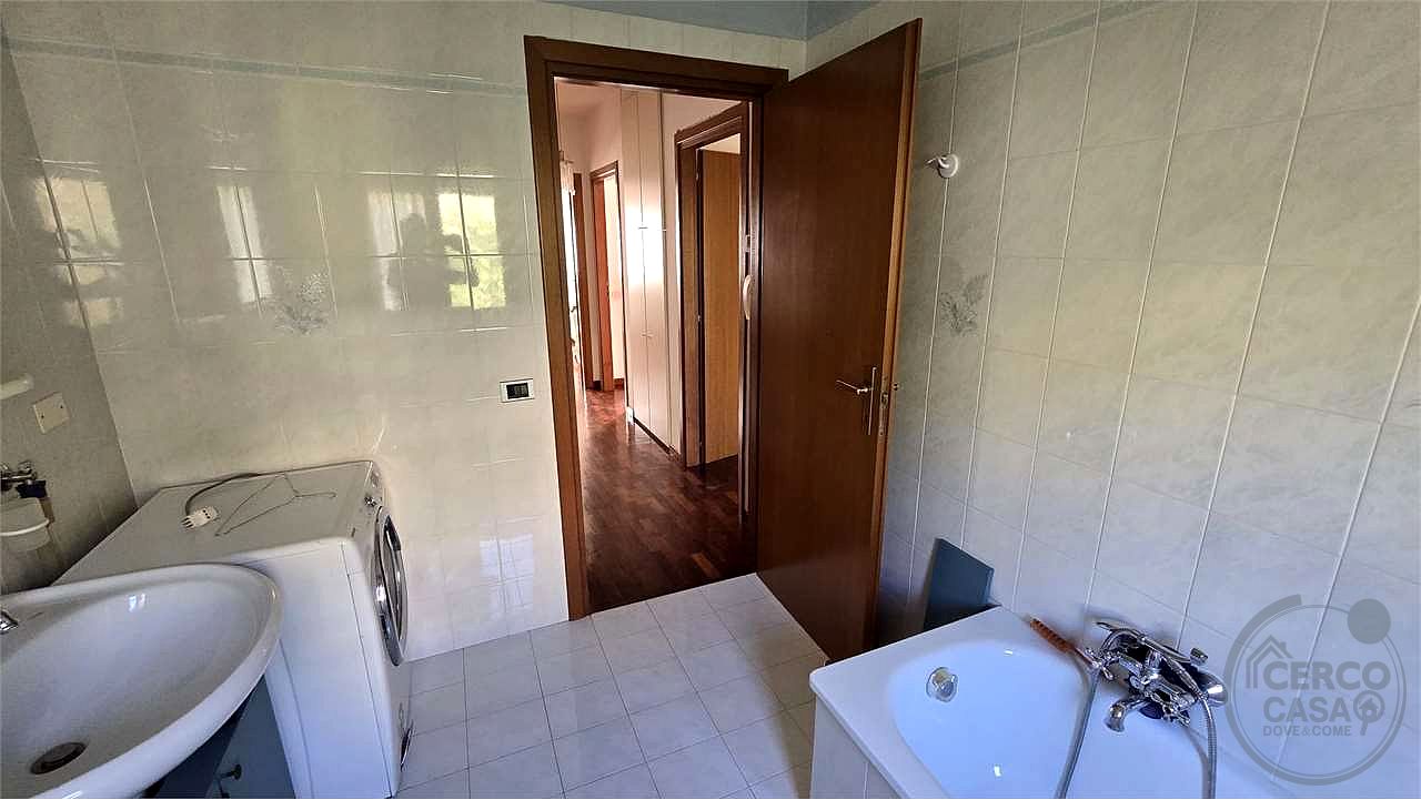 VILLETTA A SCHIERA CON TAVERNA, MANSARDA, GIARDINO E TERRAZZO – LACUGNANO, PERUGIA