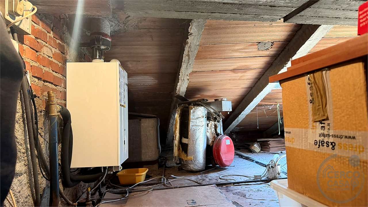 Abitazione su due livelli con soffitta e terrazzini