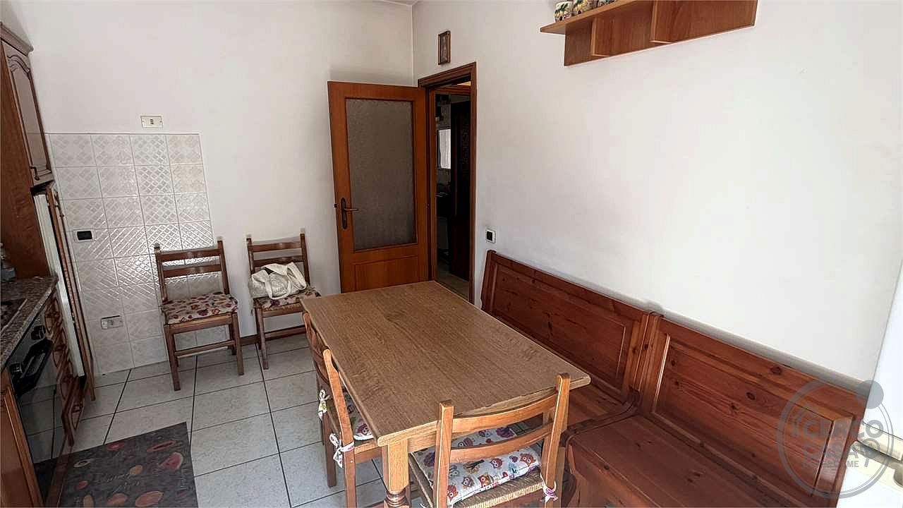 Abitazione su due livelli con soffitta e terrazzini