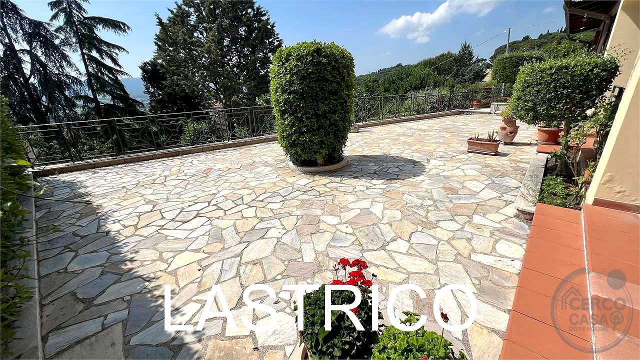 Villa Trifamiliare in Vendita a Perugia (PG)