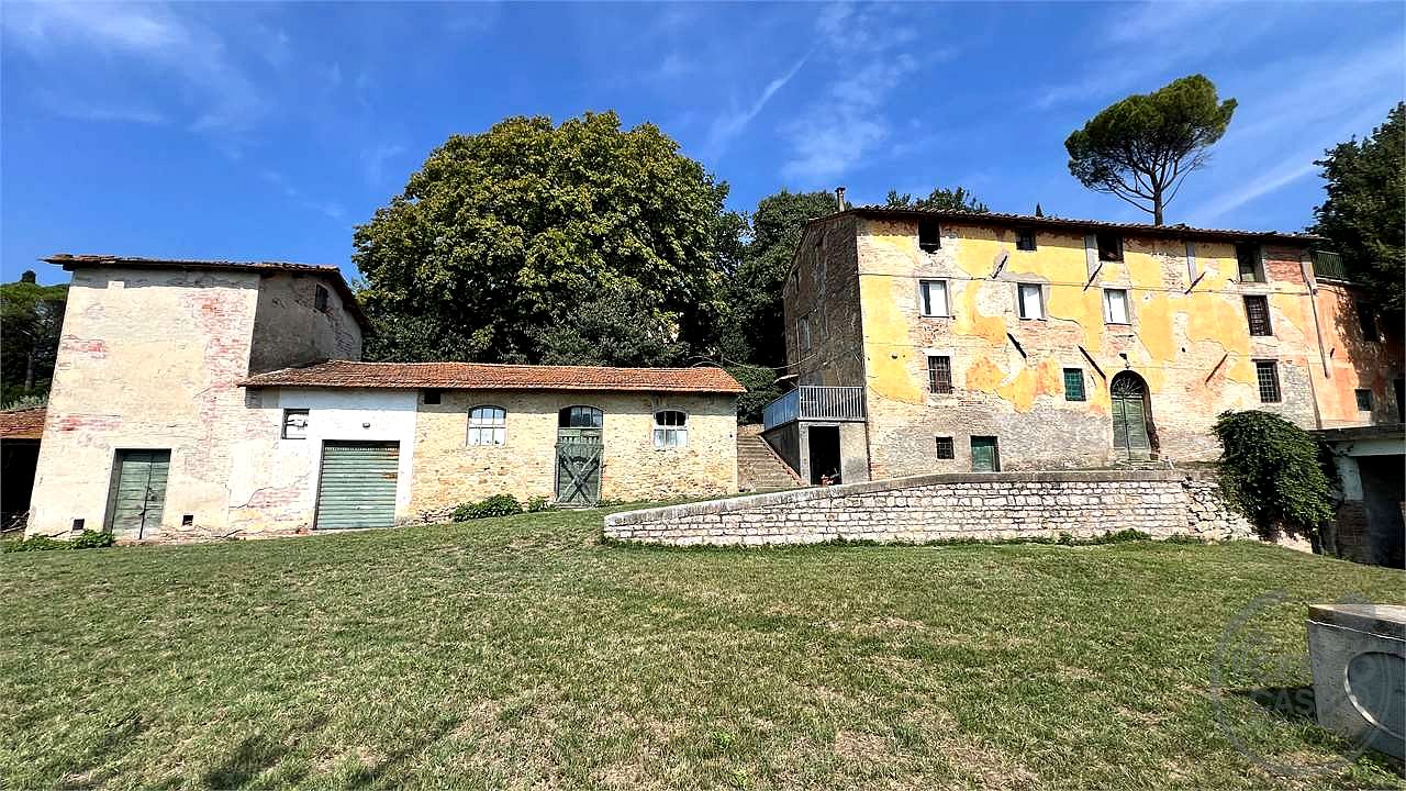 Compendio immobiliare per residenze o attività ricettive