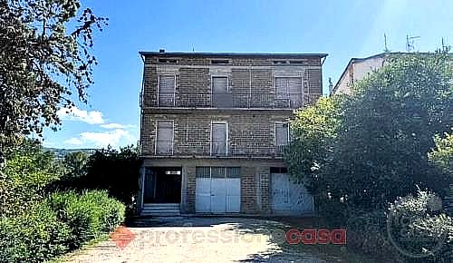QUADRILOCALE VENDITA MAGIONE · foto 32
