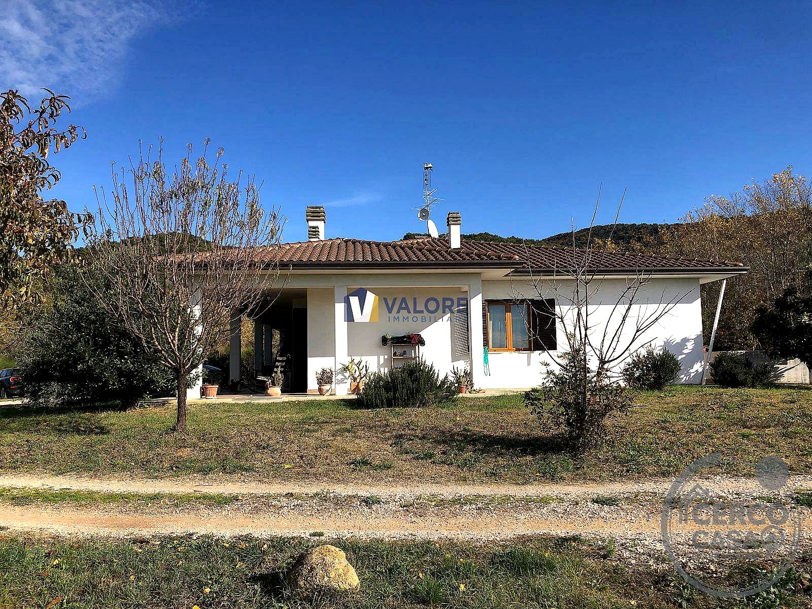 VILLA VENDITA DERUTA
